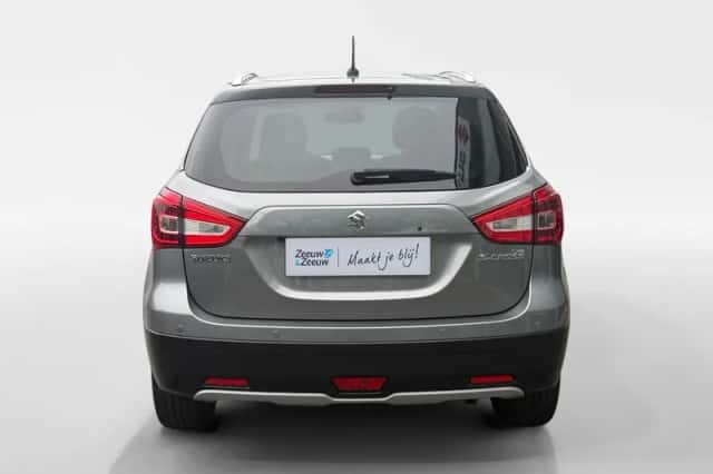 Suzuki S-Cross (2020) thumbnail 4