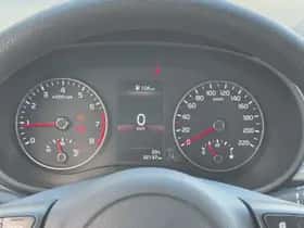 Kia Picanto (2023) thumbnail 17