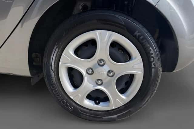 Kia Picanto (2023) thumbnail 24