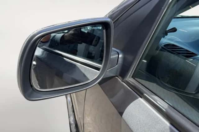 Kia Picanto (2023) thumbnail 25