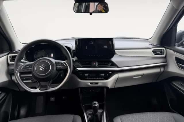 Suzuki Swift (2025) thumbnail 11