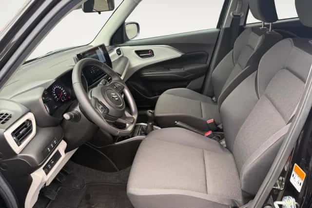 Suzuki Swift (2025) thumbnail 9