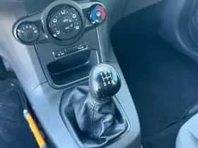 Ford Fiesta (2016) thumbnail 21