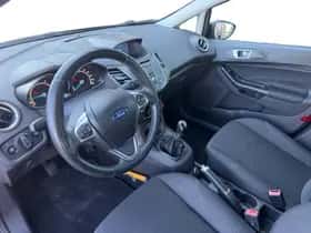Ford Fiesta (2016) thumbnail 10