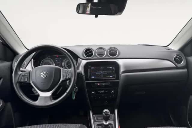 Suzuki Vitara (2021) thumbnail 11