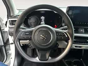 Suzuki Swift (2025) thumbnail 12