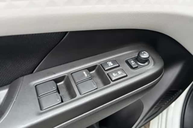Suzuki Swift (2025) thumbnail 23