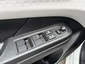 Suzuki Swift (2025) thumbnail 23
