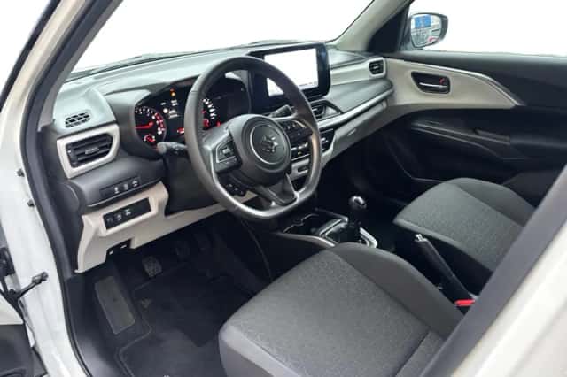 Suzuki Swift (2025) thumbnail 9