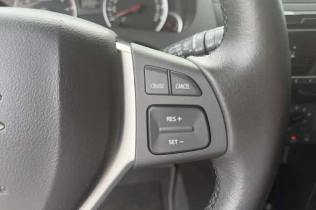 Suzuki Swift (2015) thumbnail 15