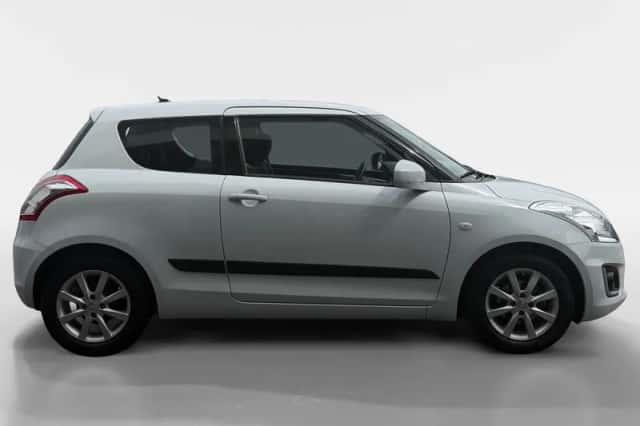 Suzuki Swift (2015) thumbnail 4