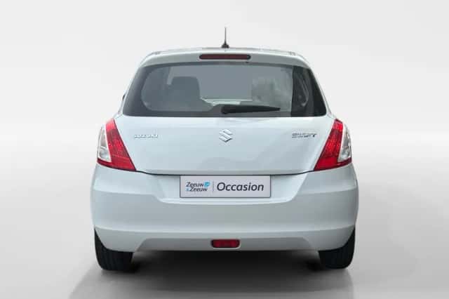 Suzuki Swift (2015) thumbnail 6
