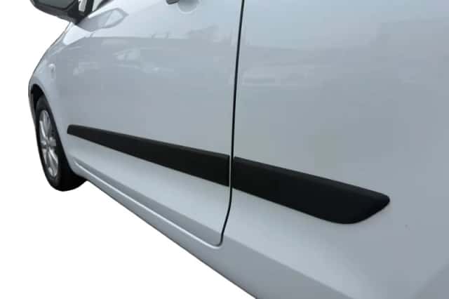 Suzuki Swift (2015) thumbnail 9