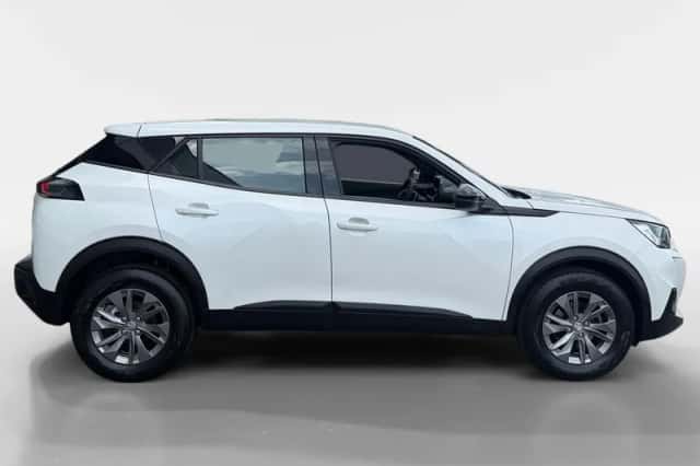 Peugeot 2008 (2023) thumbnail 4