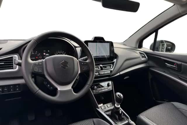 Suzuki S-Cross (2025) thumbnail 16