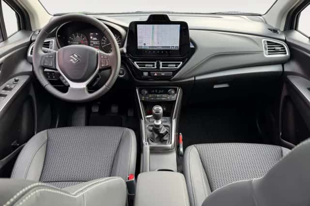 Suzuki S-Cross (2025) thumbnail 21