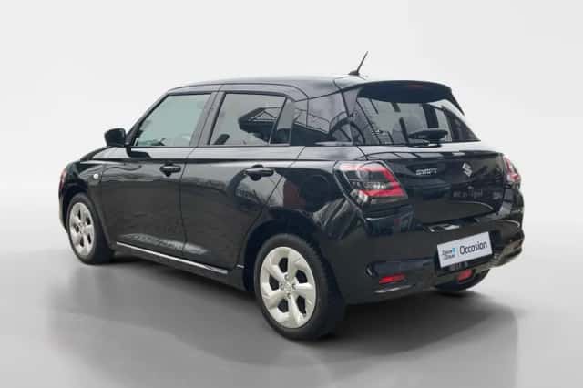 Suzuki Swift (2025) thumbnail 2
