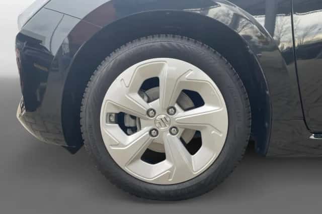 Suzuki Swift (2025) thumbnail 8