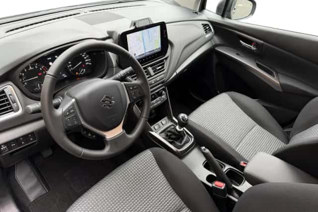 Suzuki S-Cross (2026) thumbnail 15