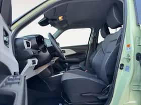 Suzuki Swift (2025) thumbnail 11