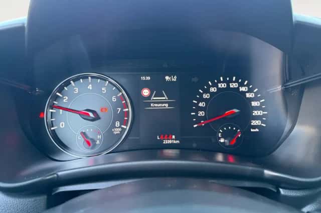 Suzuki Swift (2025) thumbnail 16