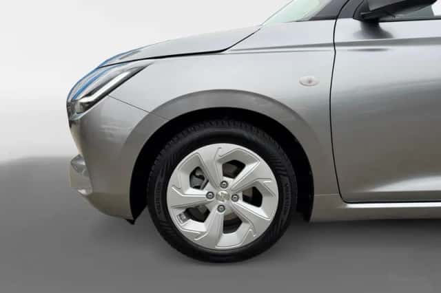 Suzuki Swift (2025) thumbnail 8