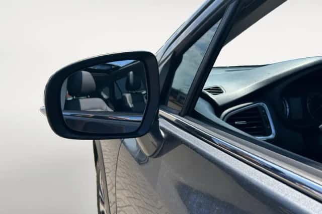 Suzuki S-Cross (2021) thumbnail 16