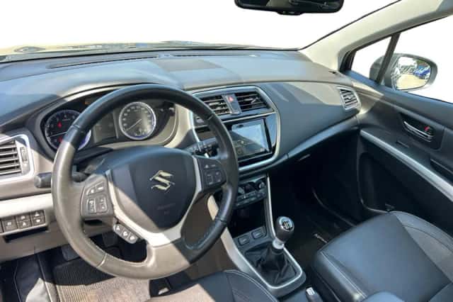 Suzuki S-Cross (2021) thumbnail 18