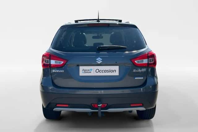 Suzuki S-Cross (2021) thumbnail 4