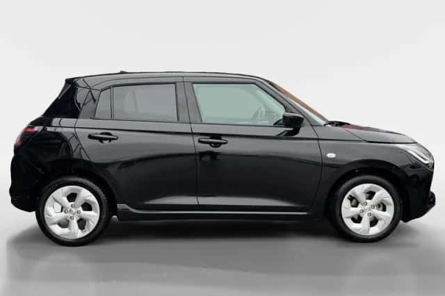 Suzuki Swift (2025) thumbnail 4