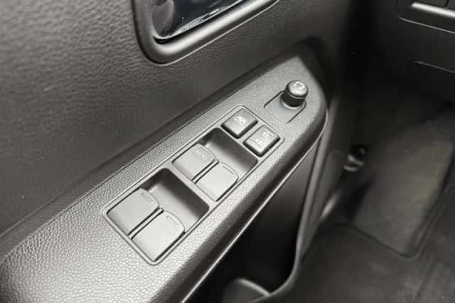 Suzuki Ignis (2024) thumbnail 23