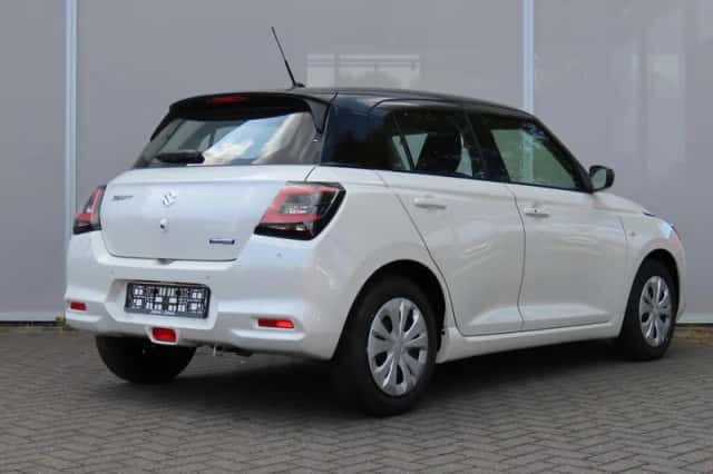 Suzuki Swift (2026) thumbnail 4