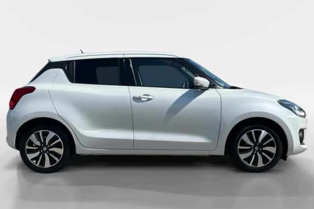Suzuki Swift (2019) thumbnail 5