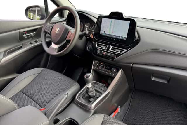 Suzuki S-Cross (2026) thumbnail 9