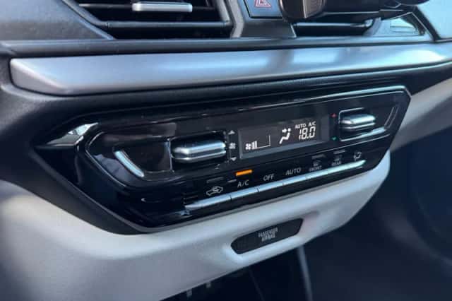 Suzuki Swift (2025) thumbnail 22