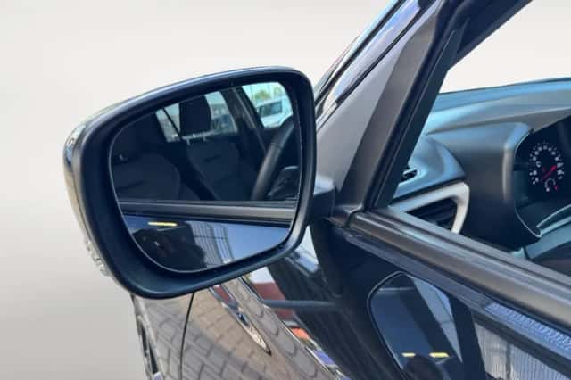 Suzuki Swift (2025) thumbnail 9