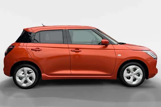 Suzuki Swift (2025) thumbnail 4