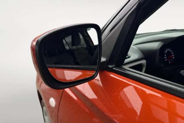 Suzuki Swift (2025) thumbnail 9