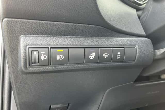 Suzuki Swace (2024) thumbnail 26