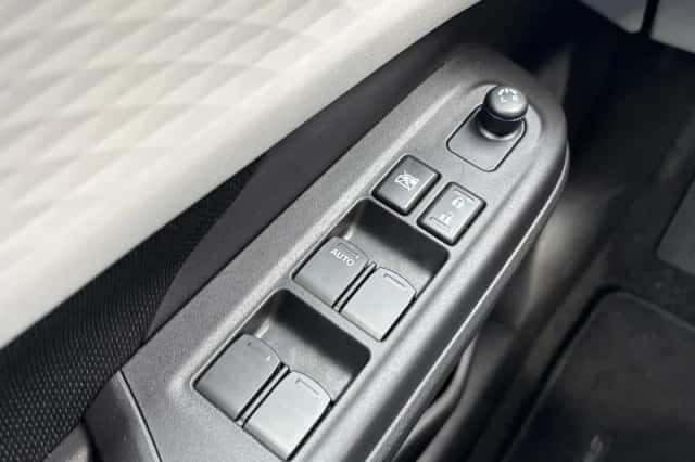 Suzuki Swift (2025) thumbnail 22