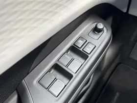 Suzuki Swift (2025) thumbnail 22