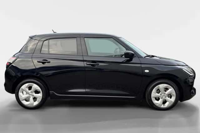 Suzuki Swift (2025) thumbnail 4