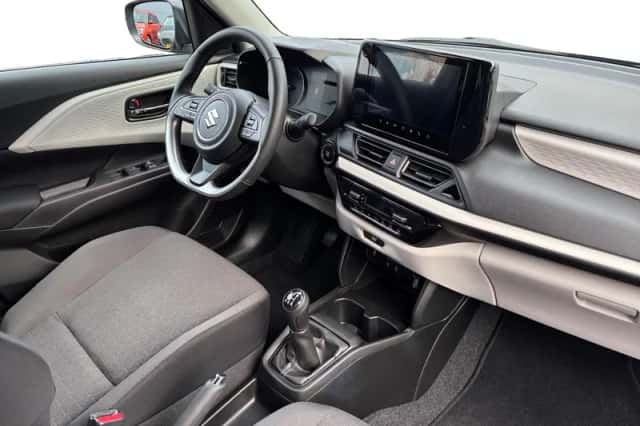 Suzuki Swift (2025) thumbnail 9