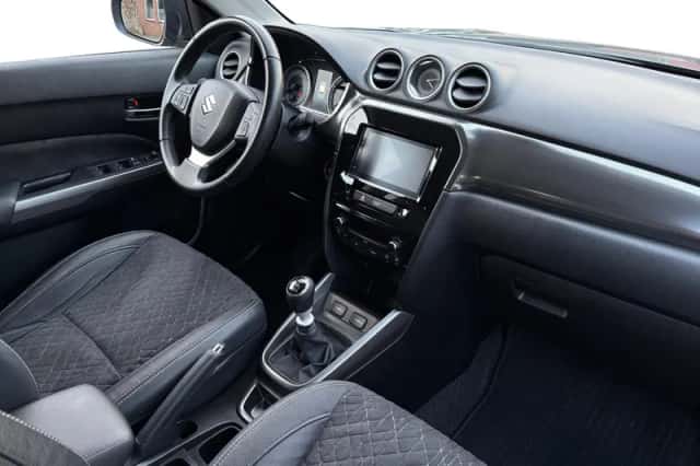 Suzuki Vitara (2023) thumbnail 13