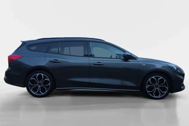 Ford Focus (2021) thumbnail 6