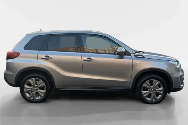 Suzuki Vitara (2023) thumbnail 4