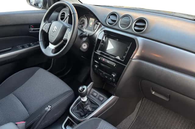 Suzuki Vitara (2023) thumbnail 10