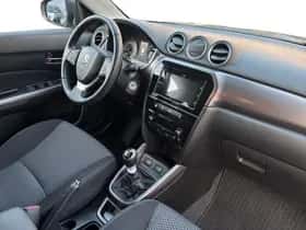 Suzuki Vitara (2023) thumbnail 10