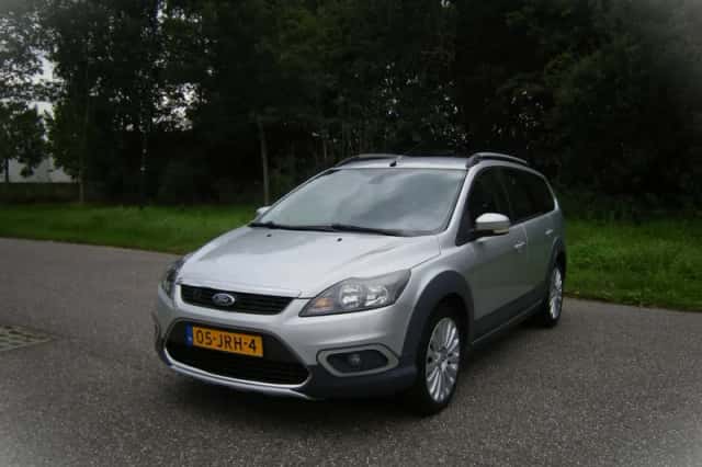 Ford Focus (2009) thumbnail 2