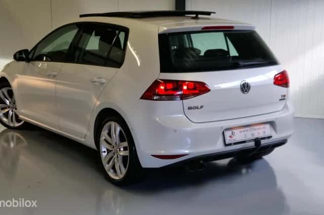 Volkswagen Golf (2013) thumbnail 4
